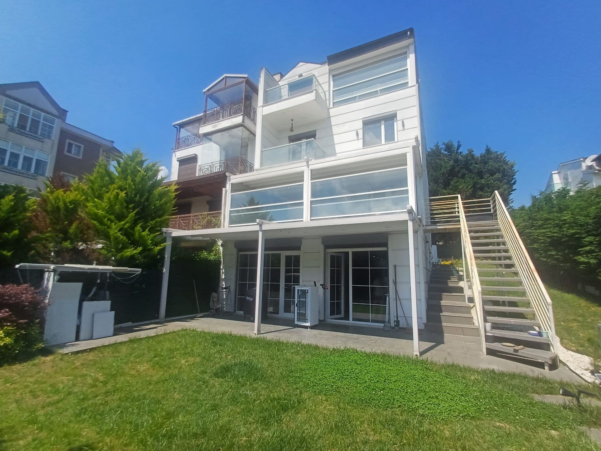 Bahçeşehir Boğazköy 500 M2 Arsa Paylı 4 Katlı Villa - Fotoğraf 1