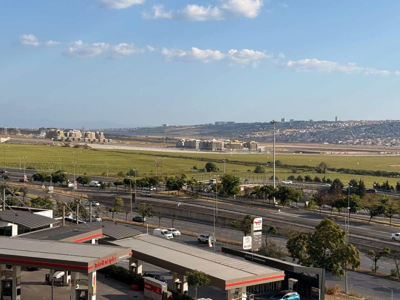 Bizimevler 4 Satılık 4+1 Boş Daire - Fotoğraf 1