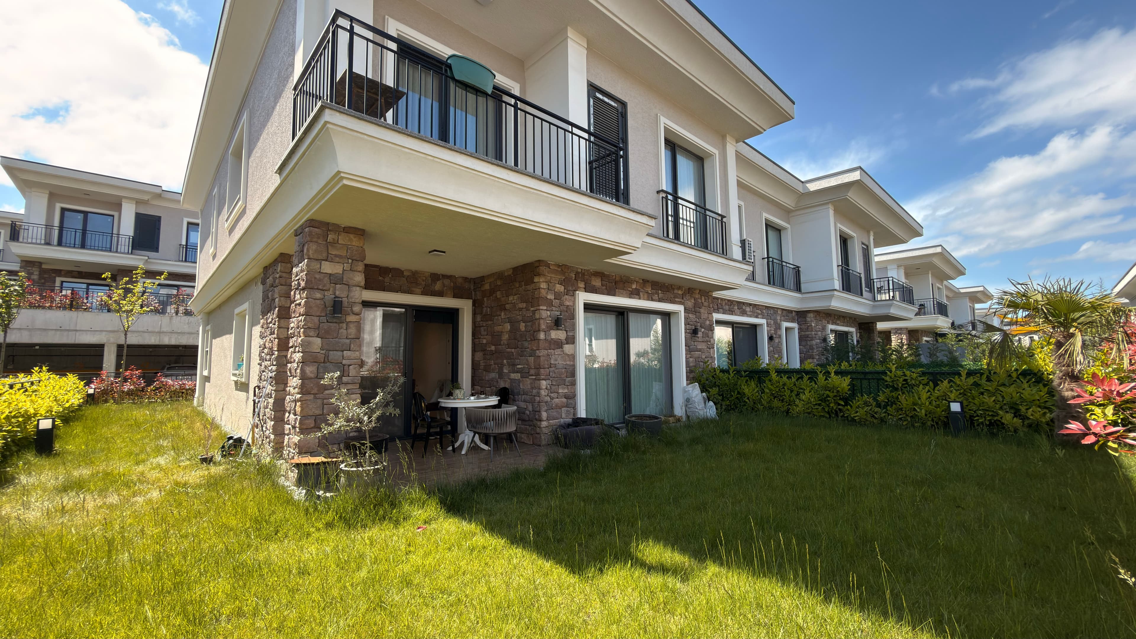 Bahçeşehir Alya Bahçe Konutları Kiralık 5+1yapılı Villa - Fotoğraf 1