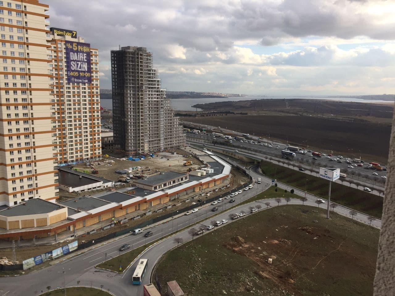 Bizim Evler4 Yatırımlık Göl Manzaralı 3+1 Temiz Satılık Acil - Fotoğraf 1