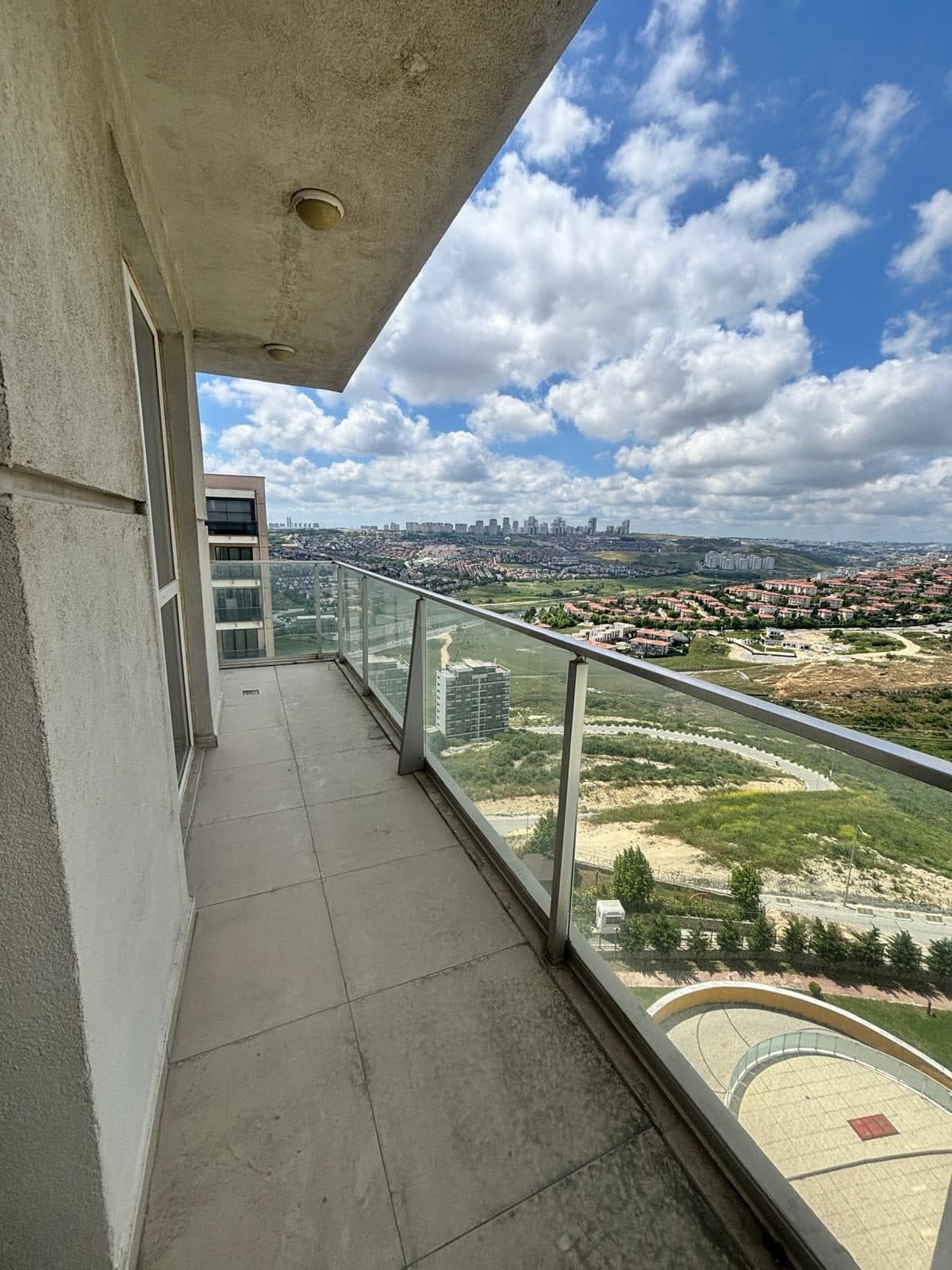 Sky Bahçeşehir Sitesinde Eşyalı Satılık 2+1