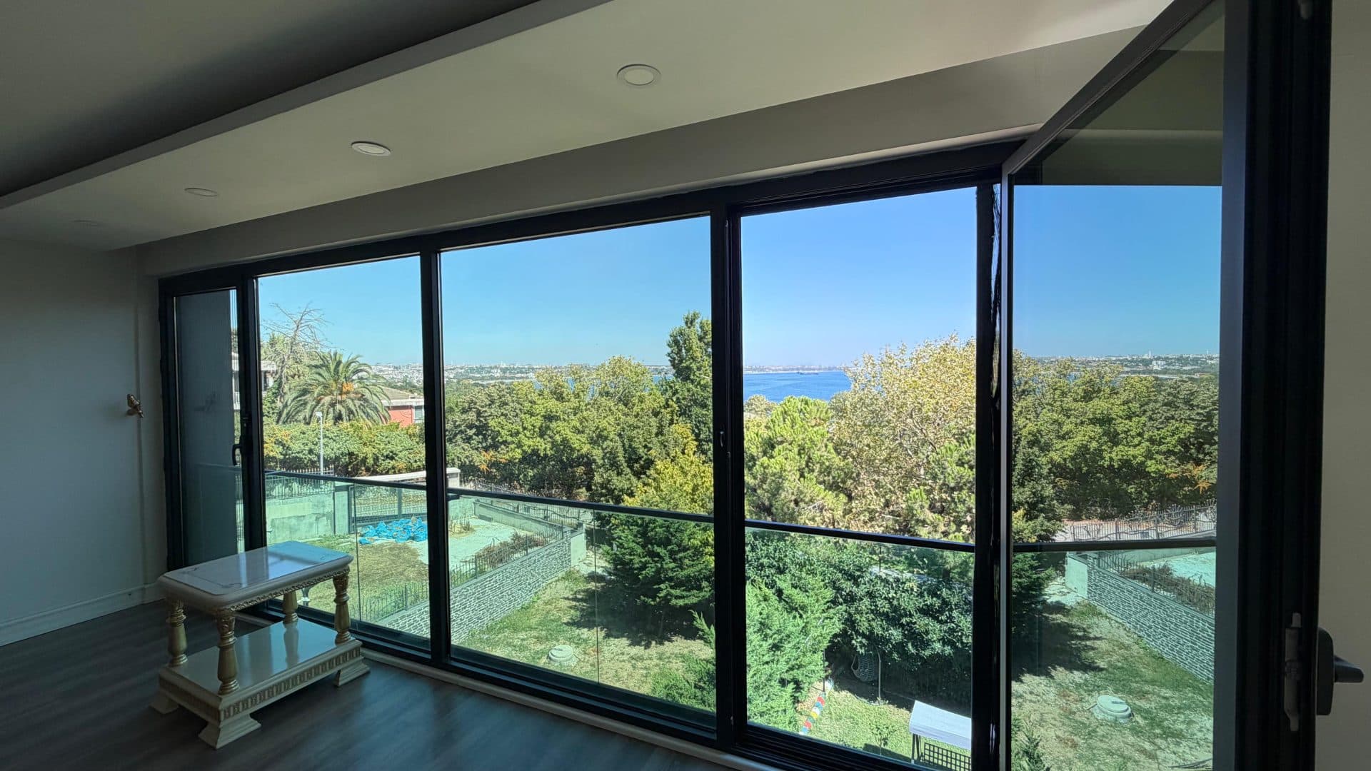 Avcılar Royal Park Konaklarında Kiralık 7+1 Villa - Fotoğraf 1