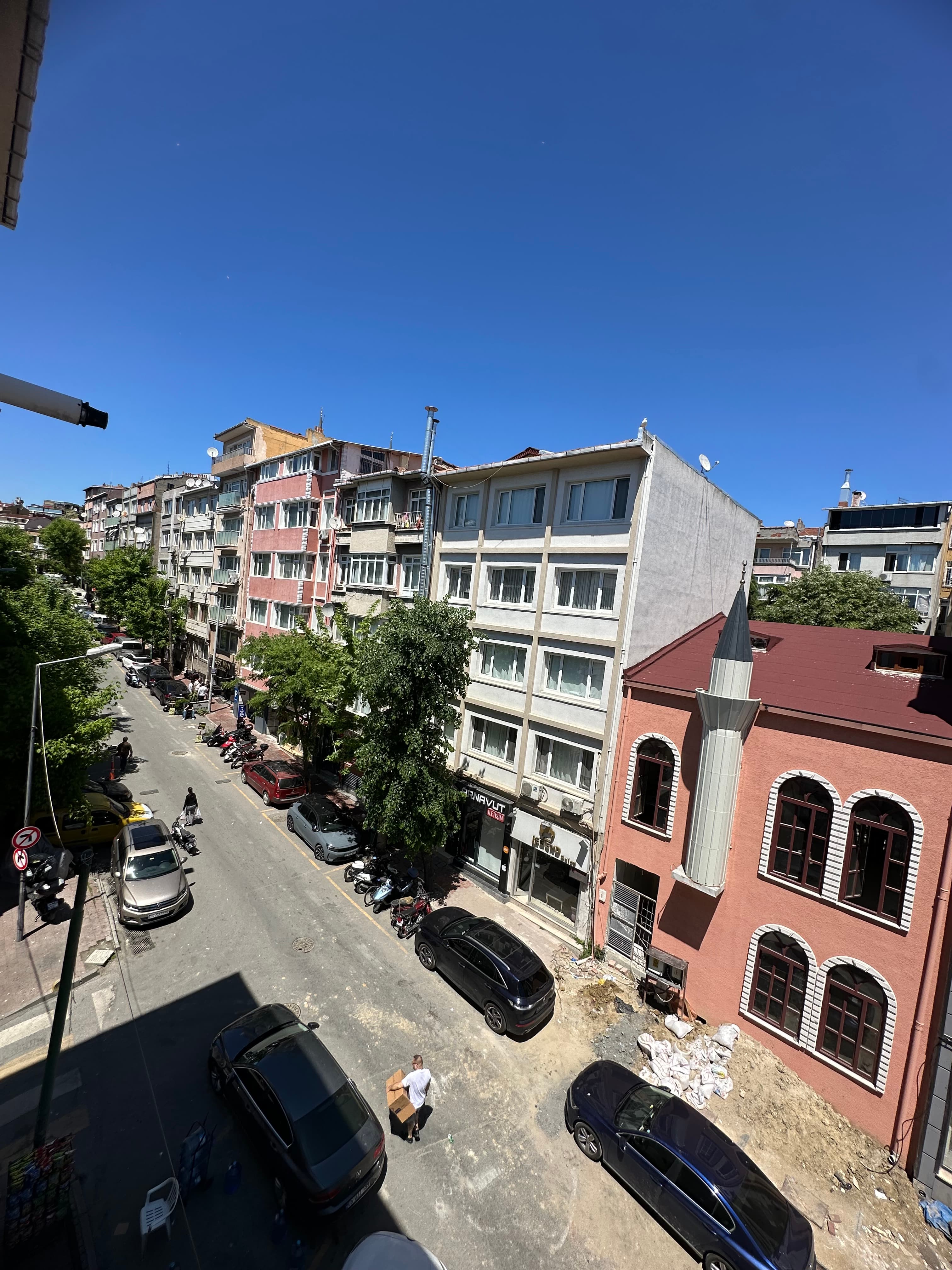 Fatih Hirkai Şerifte Merkezi Konumda Satılık 2+1 Daire - Fotoğraf 1