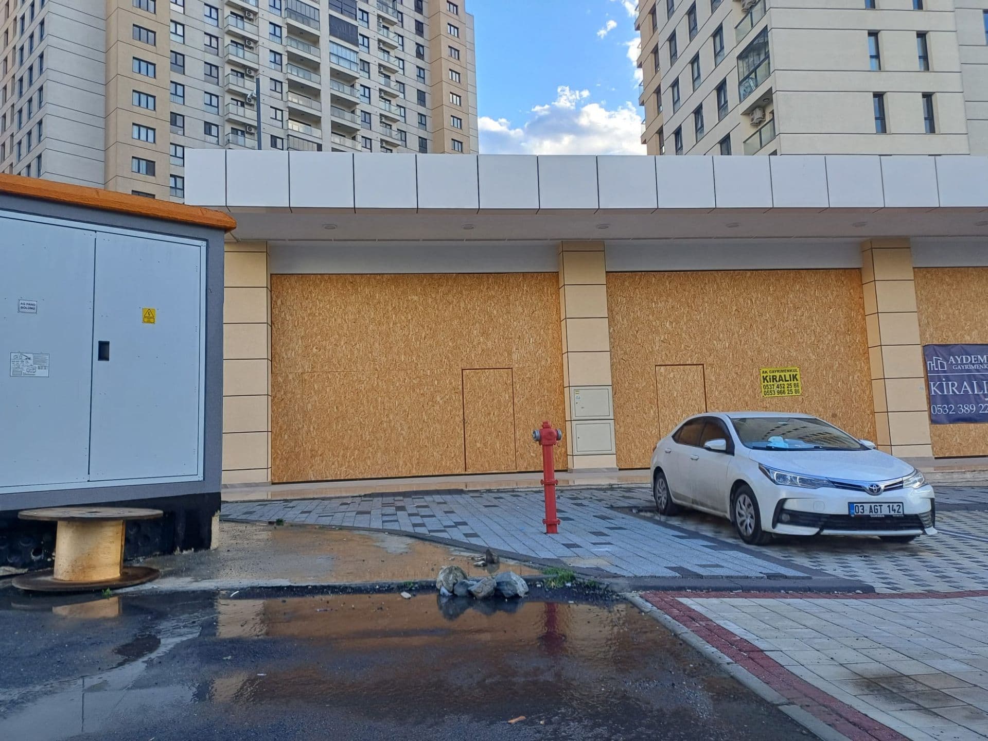 Bizimevler 10 Sıfır 625 M2 Kiralık Köşe Dükkan - Fotoğraf 1