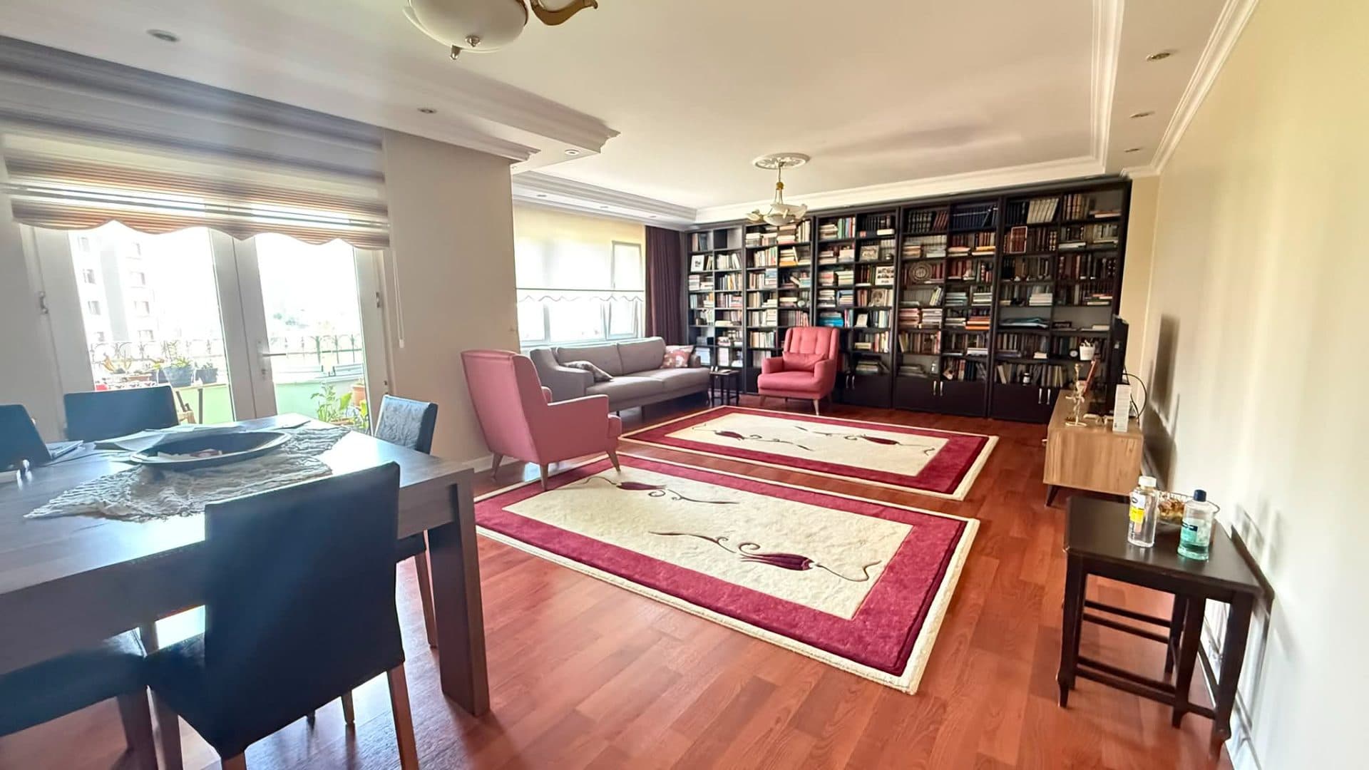 Başakşehir Yeniköy Sitesinde 3+1 Satılık Daire - Fotoğraf 1