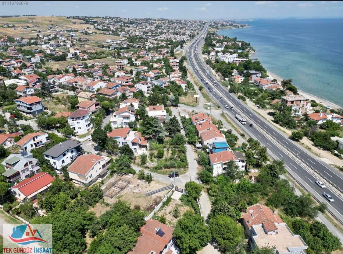 İstanbul Silivri Bölgesin'de 275 M2 Satılık Arsa - Fotoğraf 1