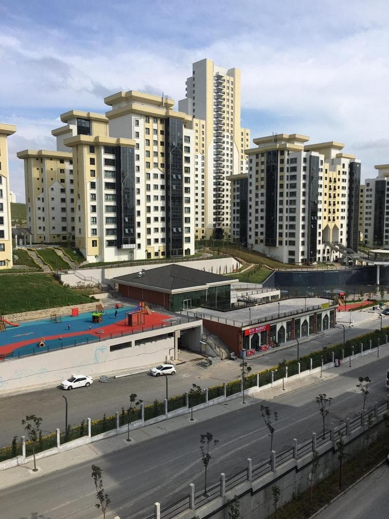 Emlakkonut 4+1 Peyzaj Manzaralı Kısa Blok - Fotoğraf 1