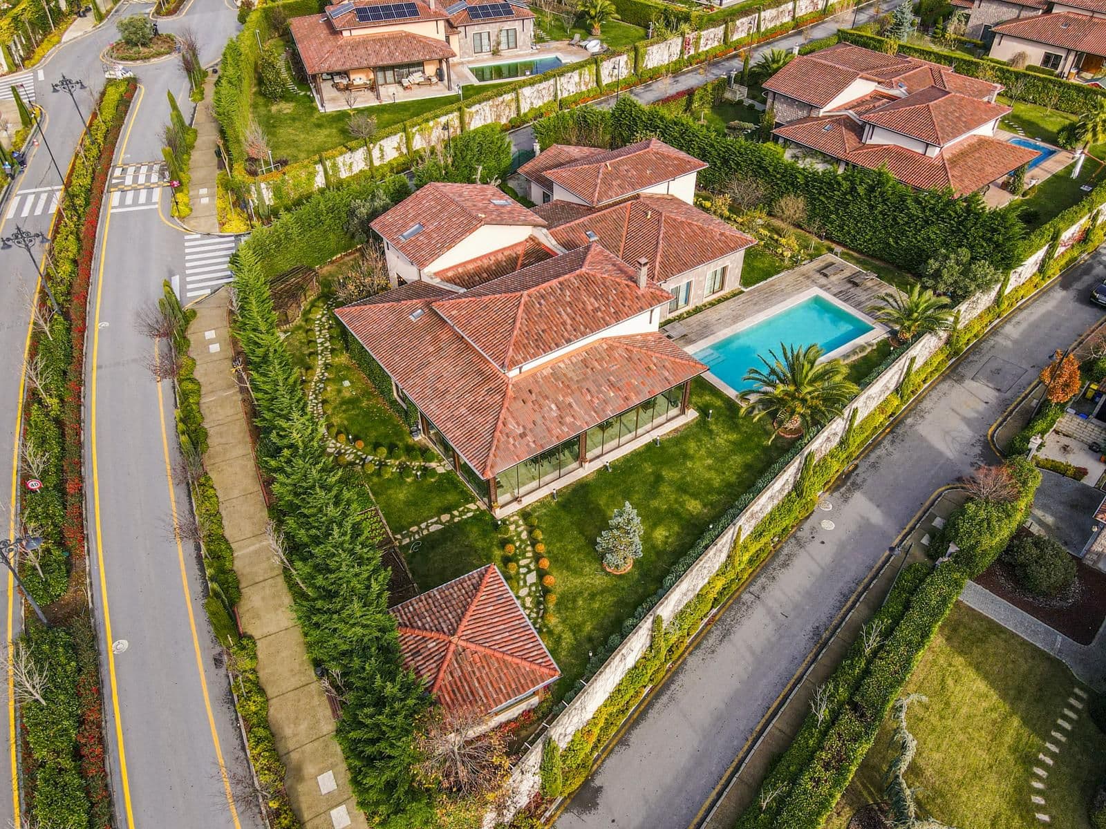 Toskana Villarında Büyük Şerefiyeli Ultra Lüx Villa - Fotoğraf 1